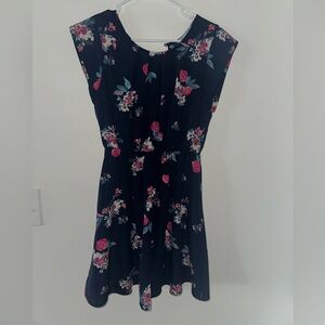Short sleeve dress
